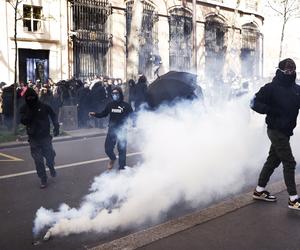 Protesty we Francji. Kilkunastu policjantów rannych