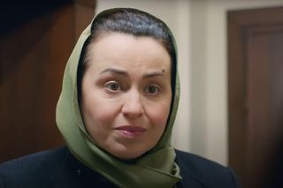 W domu Bulenta dochodzi do awantury, a Cavidan odnajduje Silę i, zachwycona bogactwem Kuzeya, próbuje zeswatać go z córką.