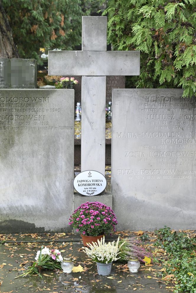 Grób matki Bronisława Komorowskiego