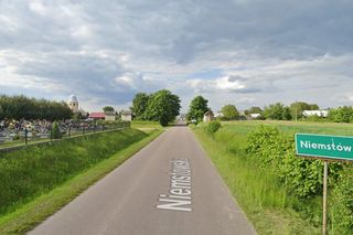 Niemstów. Nazwa tej wsi na Podkarpaciu wywodzi się od łąk leżących na skraju lasu. Pierwsi osadnicy budowali na nich swoje chaty