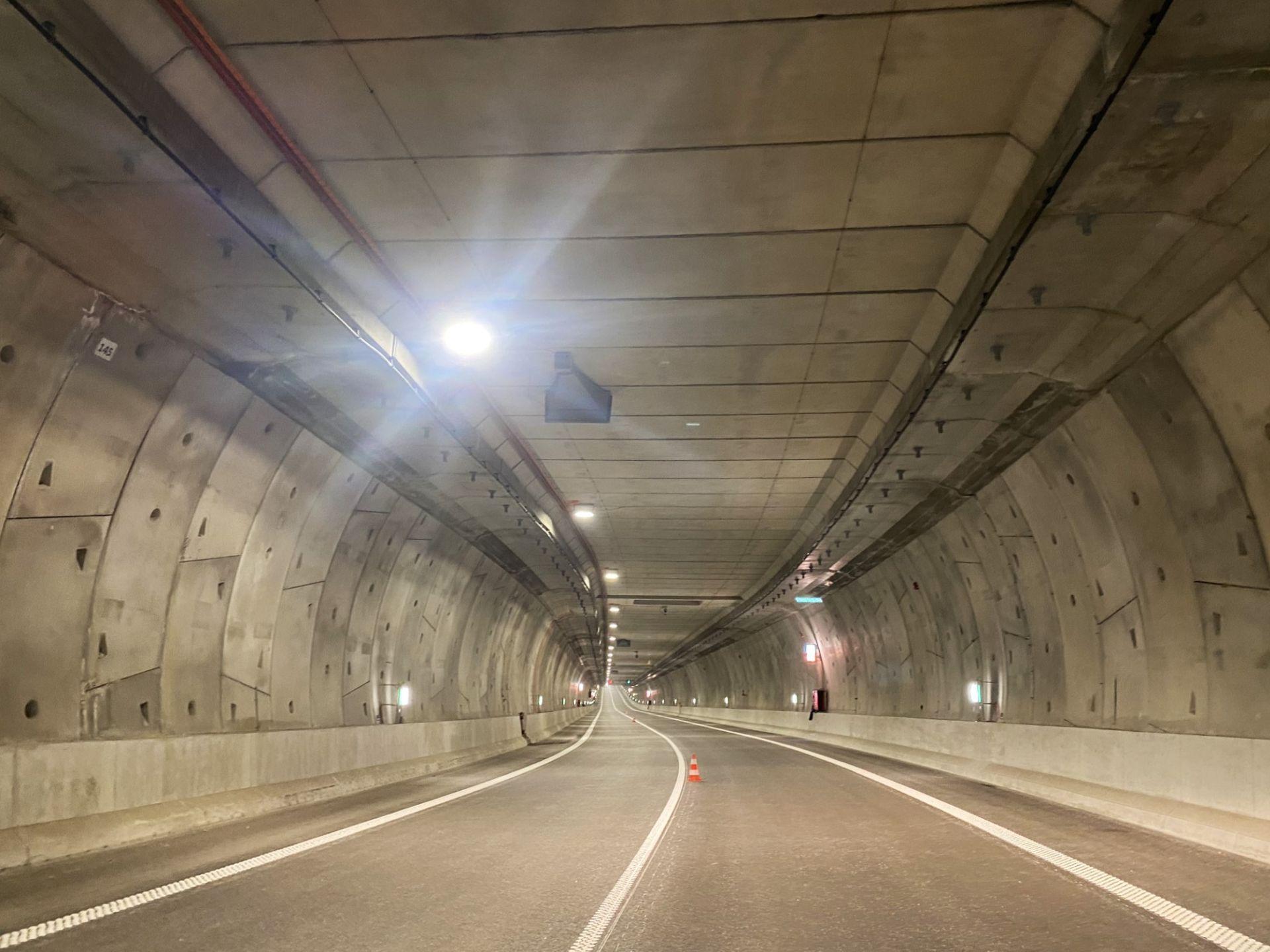 Tunelem w Świnoujściu przejechało już 4 mln pojazdów. Do 30 czerwca szacuje się, że będzie to 4,5 mln.