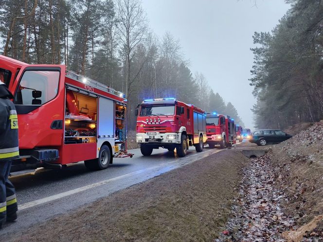 W koszmarnym wypadku na DK74 ucierpiało 6 osób, wśród nich studenci Politechniki Łódzkiej. Pilnie potrzebują krwi