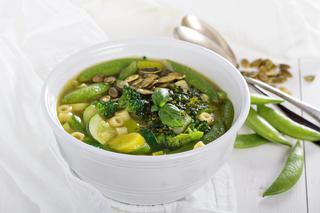 Włoska zupa z cukinii - pyszna i zdrowa [PRZEPIS]