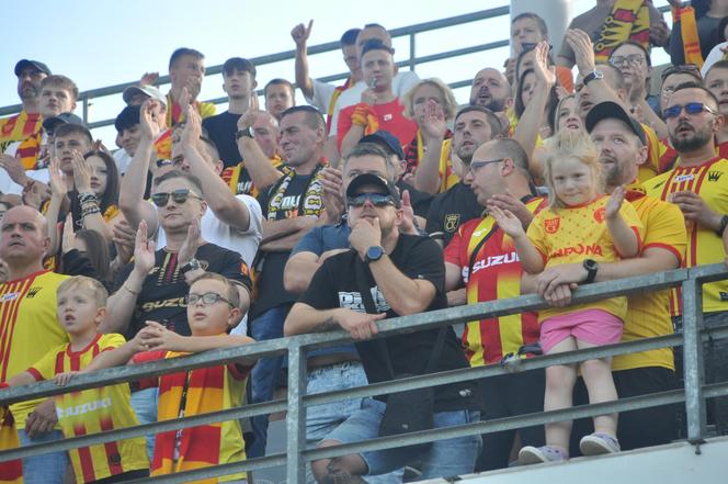 Korona Kielce - Cracovia. Zdjęcia kibiców podczas meczu. 10 sierpnia 2024