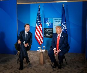 Donald Trump i Marka Rutte na szczycie NATO w Hadze