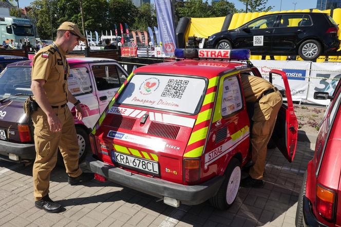 98 Fiatów 126p jedzie trasą wokół Bałtyku