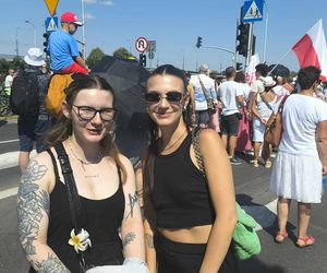 Tłumy na defiladzie wojskowej w Warszawie