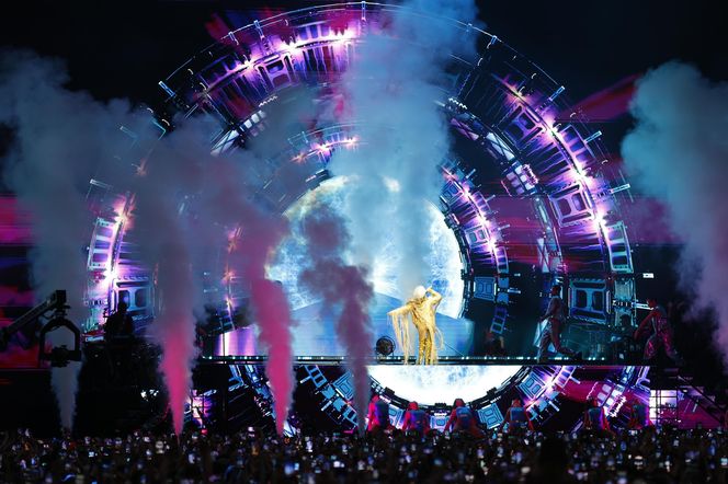 Koncert Jennifer Lopez w Warszawie (25.07.2025) - część druga. Organizatorem koncertu jest Prestige MJM