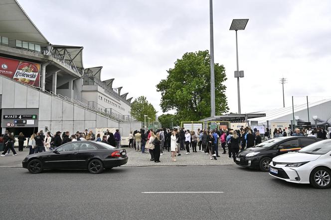 Matury 2024 w Warszawie. Tysiące uczniów zdaje egzamin dojrzałości na stadionie Legii