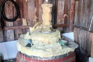 Gródek. Funkcjonariusze KAS zlikwidowali nielegalną bimbrownię. Zatrzymano 40-latka