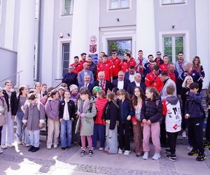 Siatkarze KPS-u z medalami na szyi, dziękowali kibicom za udany sezon