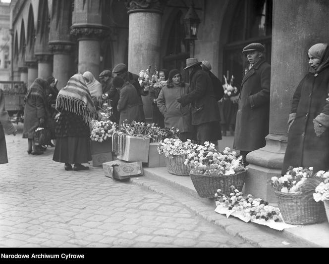 Przedświąteczny handel uliczny w Krakowie w latach 30.