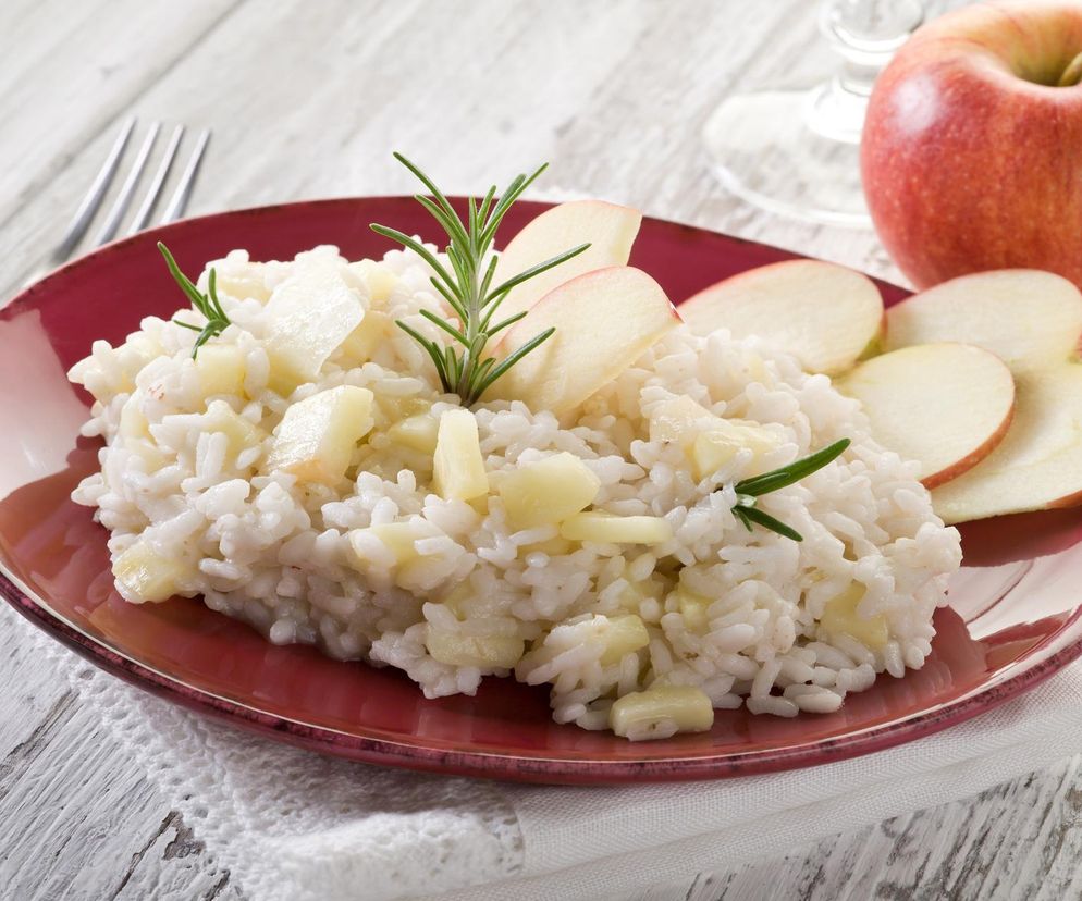 Risotto z jabłkami, gorgonzolą i orzechami. Jamie Oliver zaskakuje ciekawym przepisem na obiad