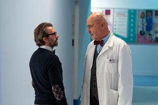 	Na dobre i na złe odc. 915. Adam Markiewicz (Marcin Troński), Artur Bart (Piotr Głowacki)