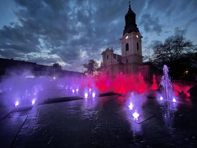 Fontanna w Starym Fordonie uruchomiona na próbę! Mieszkańcy byli zachwyceni [ZDJĘCIA]