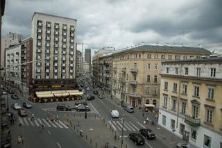 Betonowy plac Pięciu Rogów nie dla kierowców