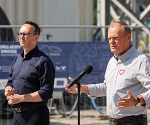 Donald Tusk w Męcinie. Premier odwiedził budowę największego tunelu kolejowego w Polsce