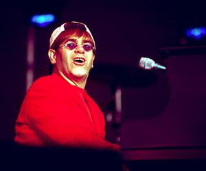 Elton John w szpitalu! Upadł w swojej rezydencji