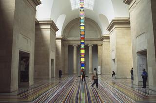 Wnętrze galerii Tate Britain w Londynie 