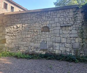 Ściana Płaczu, domofon poezji, rytualna rzeźnia. O tych miejscach w Krakowie nie miałeś pojęcia! 