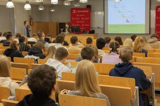 Zajęcia laboratoryjne, warsztaty, wykłady i pokazy dla płockich uczniów. Przed nami Politechnika dla Ciebie