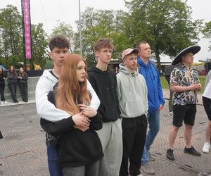 Kortowiada 2025. Koncerty na Plaży Kortowskiej przyciągnęły tłumy. Tak wyglądał drugi dzień imprezy!