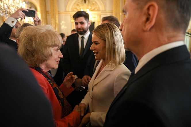 Marta Nawrocka w jasnej kreacji na Zamku Królewskim