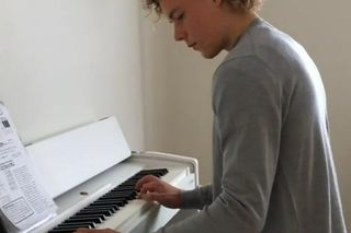 Kapitan mistrza Islandii ma wiele talentów