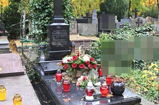 Grób Kaczyńskich góruje nad innymi 