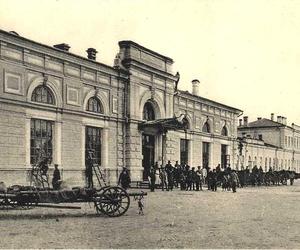 Jak mocno zmienił się dworzec w Białymstoku? Zobacz zdjęcia z XIX wieku!