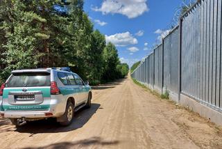 Migranci gotowi na sforsowanie zapory na granicy. Wyposażają ich służby z Białorusi