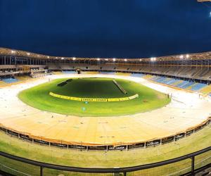 Pierwsze próby świateł udane. Ku końcowi montaż oświetlenia na stadionie w Gorzowie