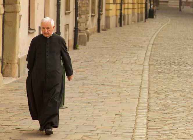 Życzenia dla księży na Wielki Czwartek 2022: Czego życzyć kapłanowi? Zobacz najlepsze życzenia dla księdza