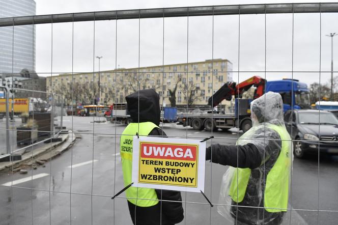 Finał WOŚP 2023. Budowa sceny w Warszawie