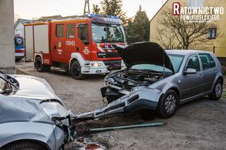 Wypadek w Nowej Wsi Ełckiej. Auto staranowało prywatną posesję