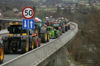 Protest rolników w Cieszynie. Granica zablokowana przez ciągniki