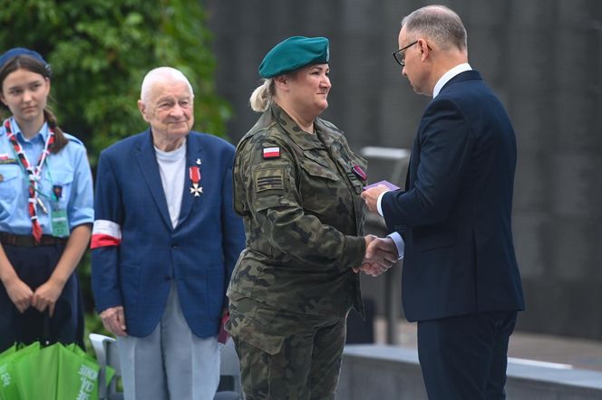 81. rocznica Powstania Warszawskiego. Prezydent Duda wręczył odznaczenia powstańcom