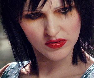 Chylińska nieźle się zmieniła. Duże usta i gładka twarz. Poznajecie ją jeszcze?