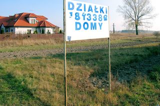 Budowa domu na dwóch działkach – czy jest to możliwe?