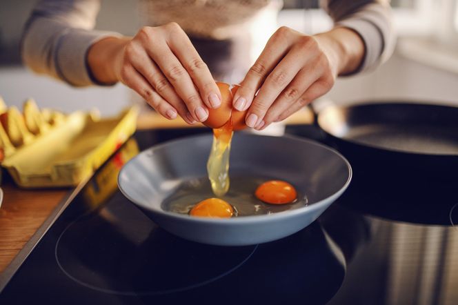 Śniadanie, które niszczy cerę. Te posiłki wykreśl z diety