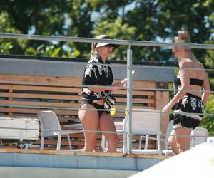 Marlena Muranowicz, wkrótce była żona Mroczka w bikini na plaży.