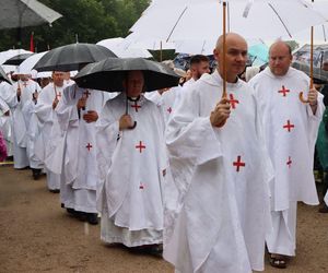 Odpust w Gietrzwałdzie. Do słynącej z Objawień Maryjnych miejscowości przyjechały tłumy