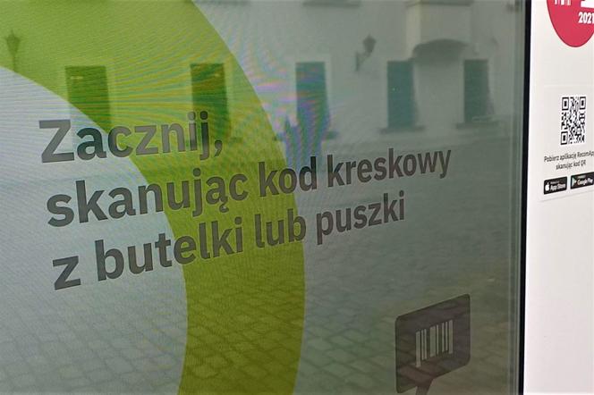 "Recomat" na dziedzińcu Zamku Książąt Pomorskich w Szczecinie