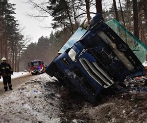 Wypadek w Dobrej nie żyje kierowca ciężarówki