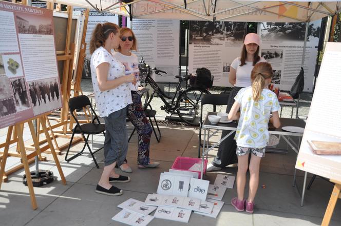 Rzemieślniczy Bazar w Kielcach. Były stoiska handlowe oraz atrakcje