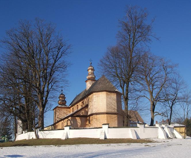 To jeden z najpiękniejszych kościołów w Małopolsce. Nad wejściem znajduje się najstraszniejszy wizerunek diabła 