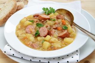Zupa zagraj z kluseczkami - przepis na zupę dziadowską, czyli kartoflankę z zacierkami