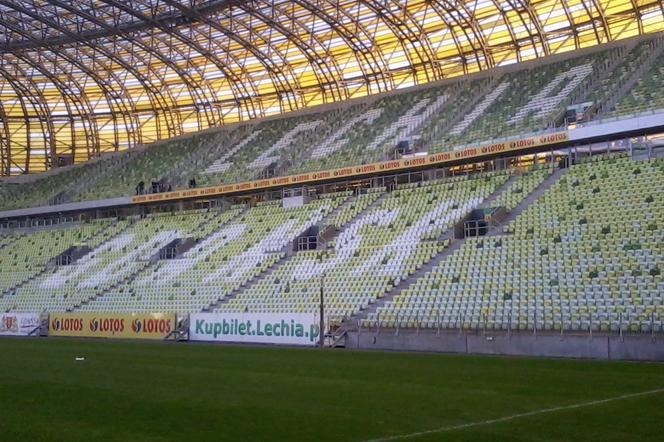 Napis LECHIA GDAŃSK na stadionie Lechii