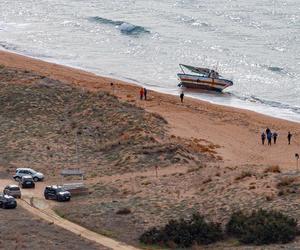 Makabryczne odkrycie na plaży na Sycylii! Nie żyje pięć osób