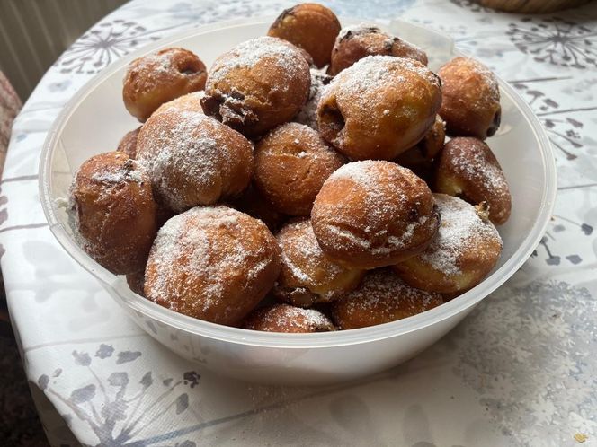 Batatowe pączki z mango to deser, który zachwyci każdego. Spróbuj tego przepisu i dodaj trochę egzotyki do swojego menu